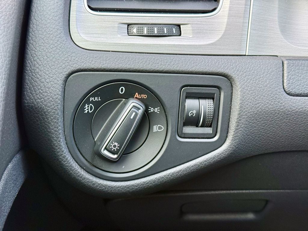 2016 Volkswagen Golf TSI SE 4-Door