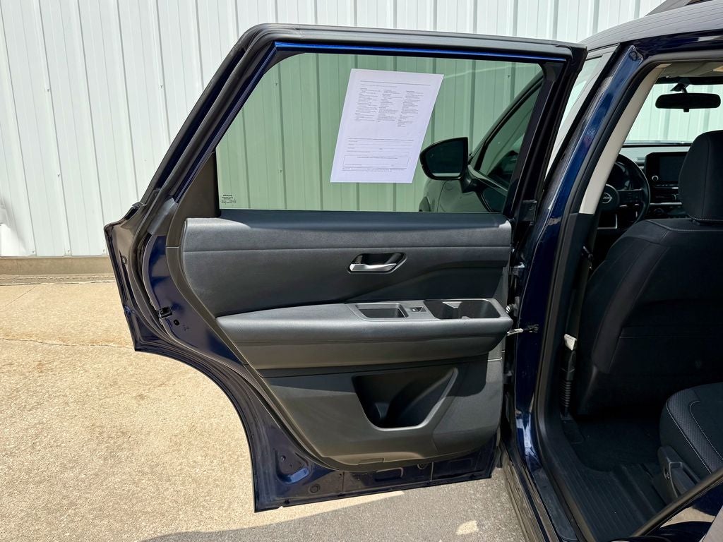 2022 Nissan Pathfinder SV