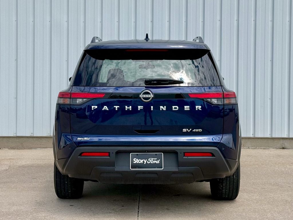 2022 Nissan Pathfinder SV
