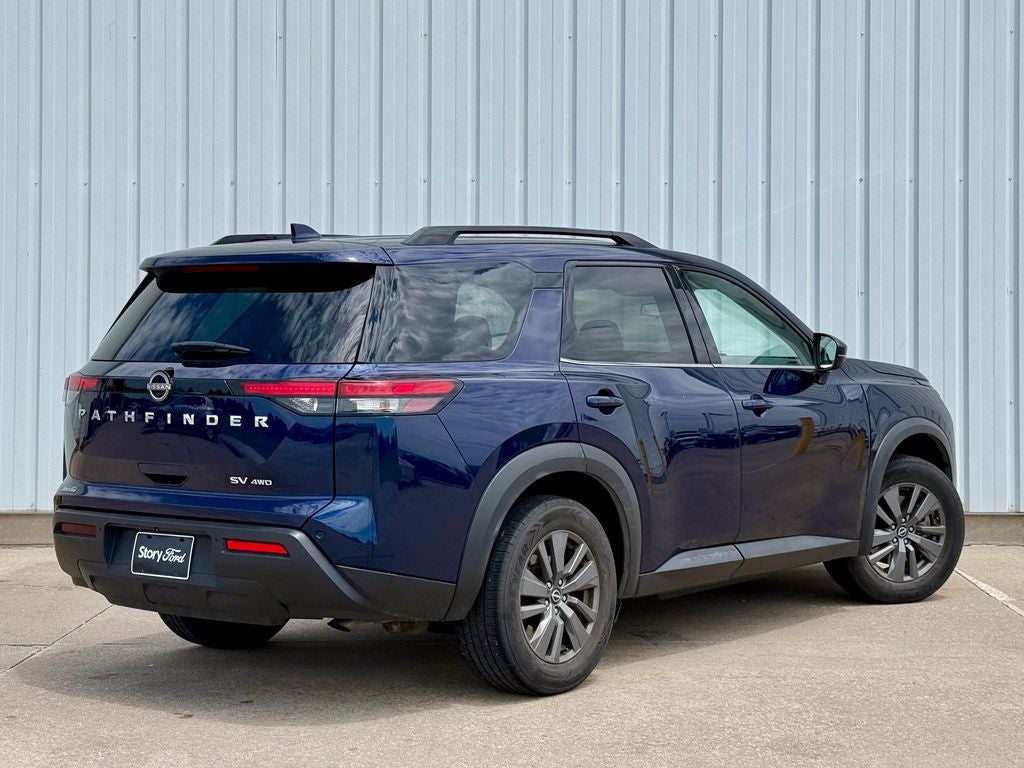 2022 Nissan Pathfinder SV