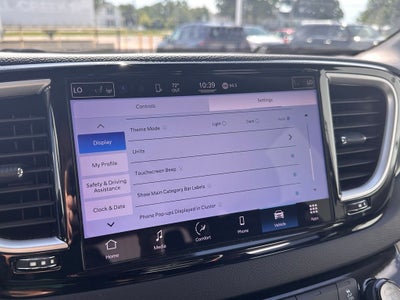 2022 Chrysler Pacifica Touring L