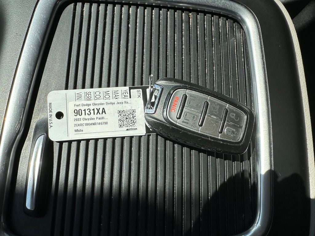 2022 Chrysler Pacifica Touring L