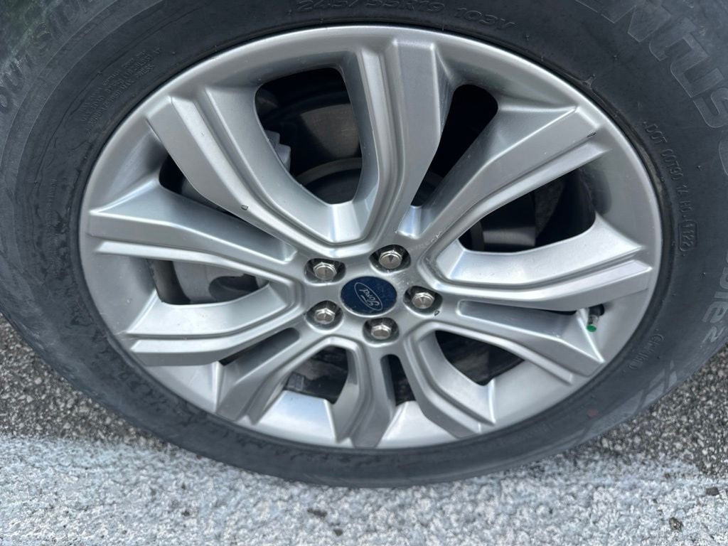 2022 Ford Edge Titanium