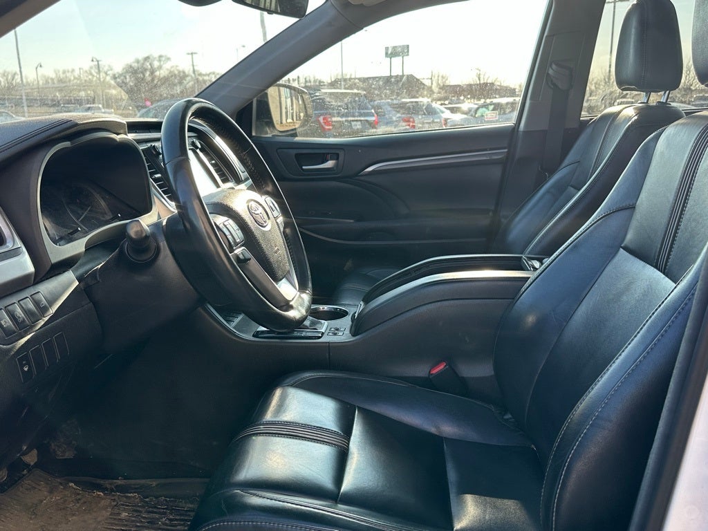 2017 Toyota Highlander SE