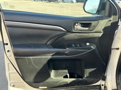 2017 Toyota Highlander SE