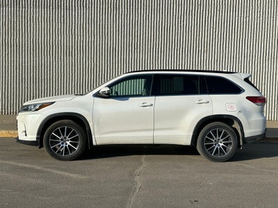 2017 Toyota Highlander SE