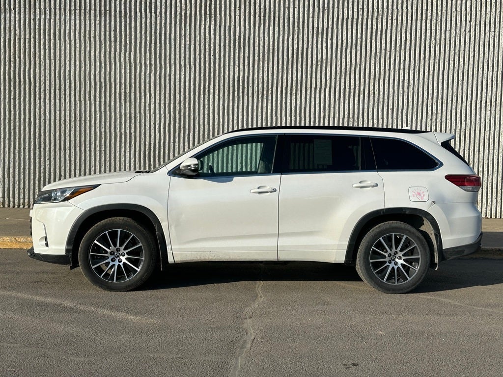 2017 Toyota Highlander SE