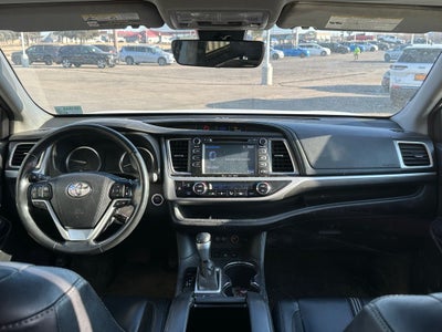 2017 Toyota Highlander SE