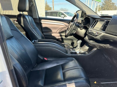 2017 Toyota Highlander SE