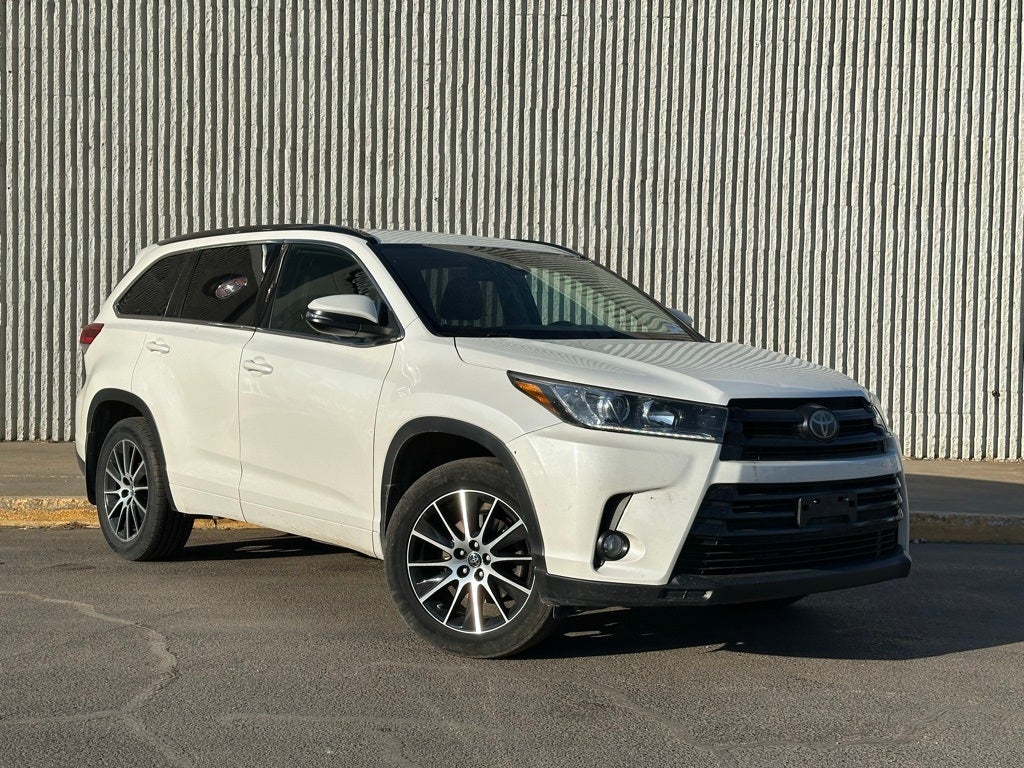 2017 Toyota Highlander SE