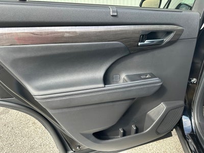 2024 Toyota Highlander Platinum