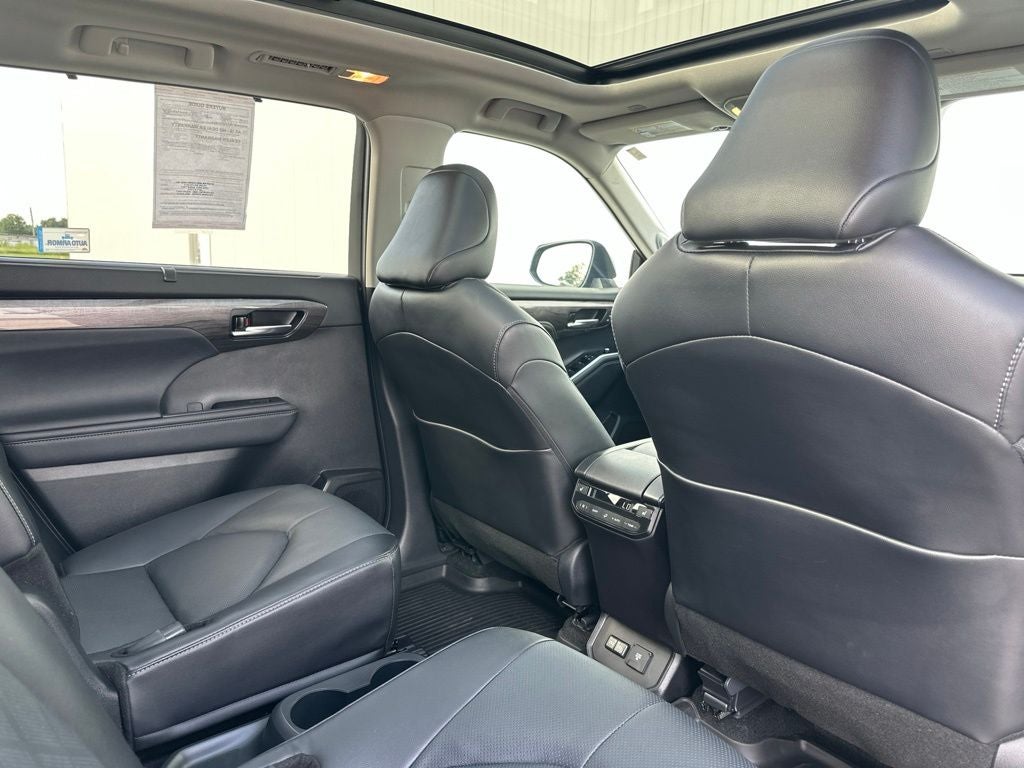 2024 Toyota Highlander Platinum