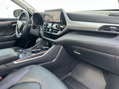 2024 Toyota Highlander Platinum